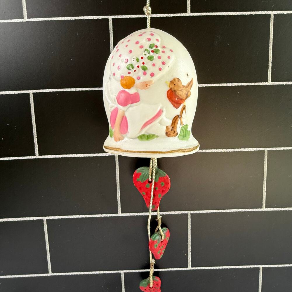 Vtg 1981 Jasco Strawberry Patches Bisque Bell Wind Chime